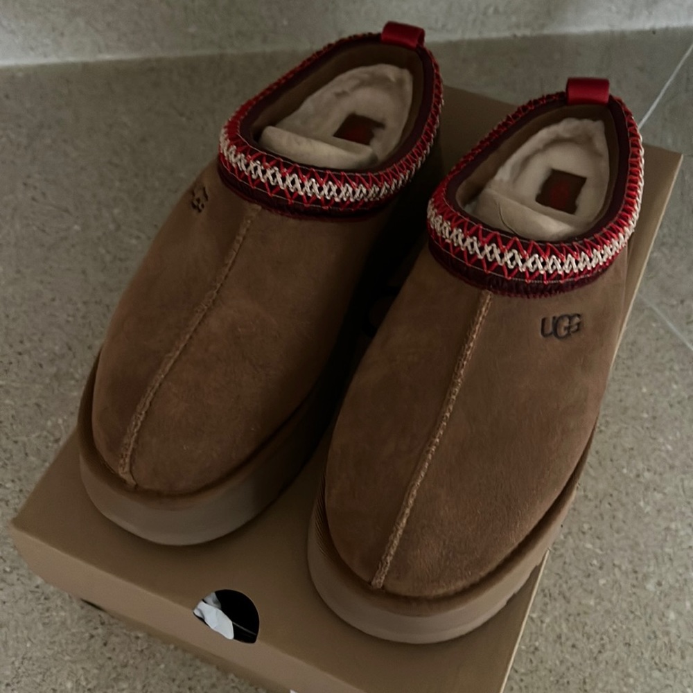 Ugg Tazz